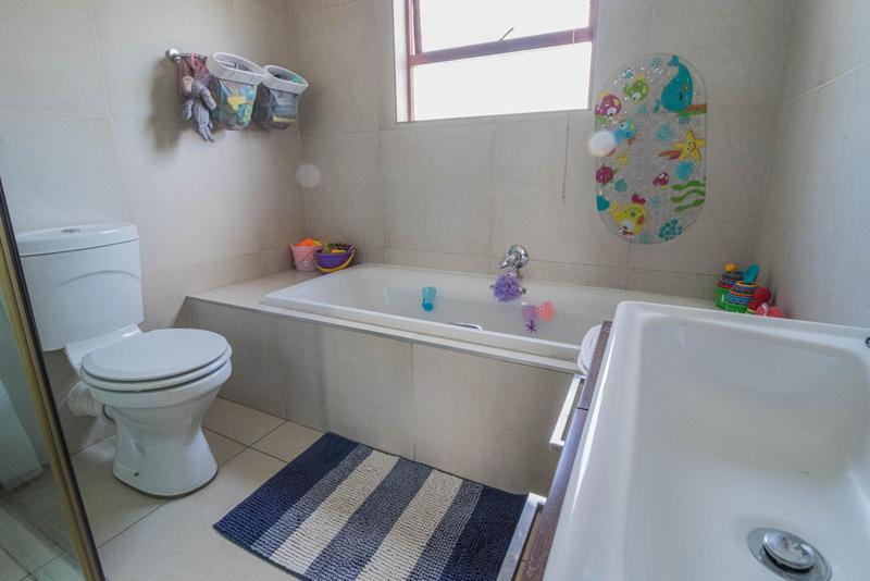 3 Bedroom Property for Sale in Candlewoods Country Estate Gauteng