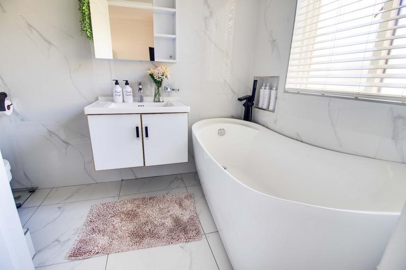 2 Bedroom Property for Sale in Willowbrook Gauteng