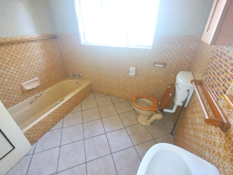 6 Bedroom Property for Sale in Kliprivier Gauteng