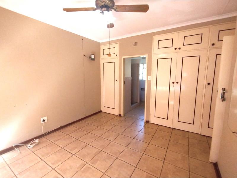 6 Bedroom Property for Sale in Kliprivier Gauteng