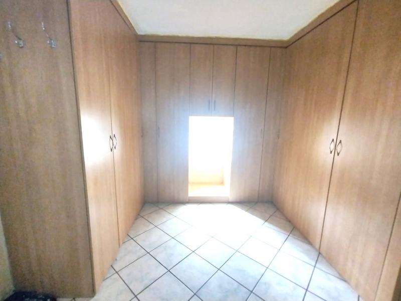 6 Bedroom Property for Sale in Kliprivier Gauteng