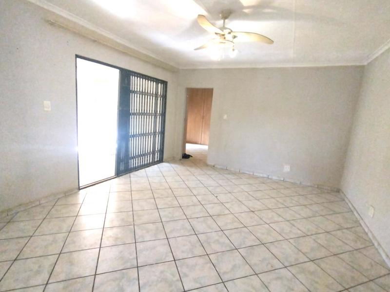 6 Bedroom Property for Sale in Kliprivier Gauteng