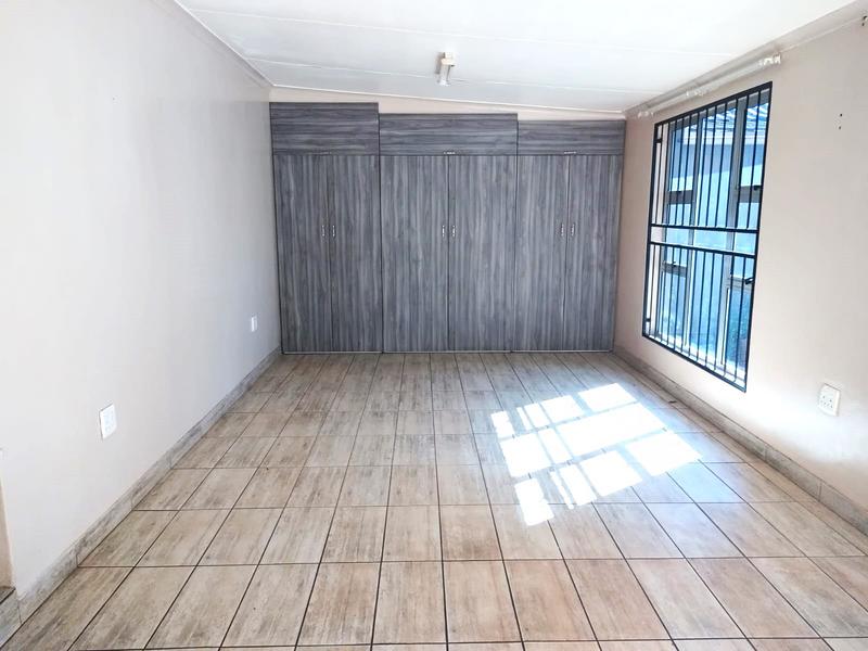 6 Bedroom Property for Sale in Kliprivier Gauteng