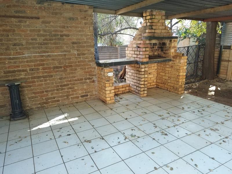 6 Bedroom Property for Sale in Kliprivier Gauteng