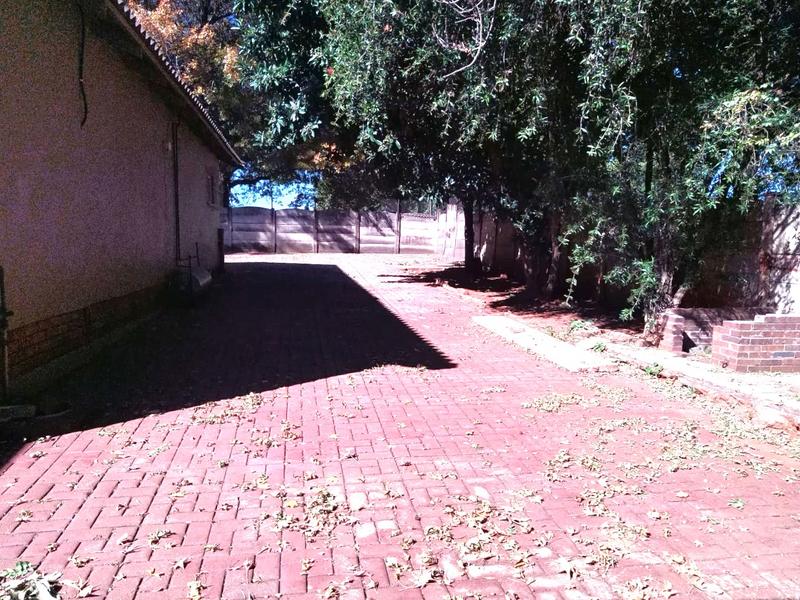 6 Bedroom Property for Sale in Kliprivier Gauteng