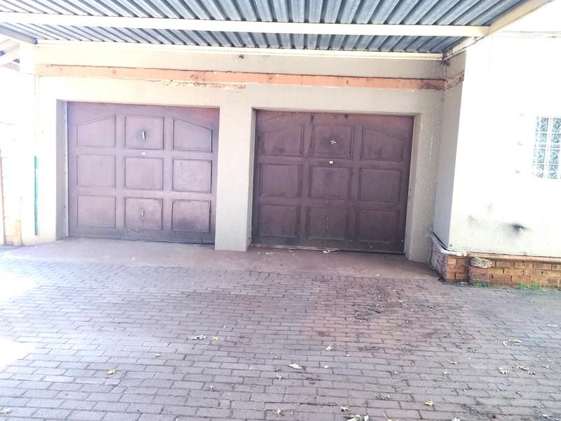 6 Bedroom Property for Sale in Kliprivier Gauteng