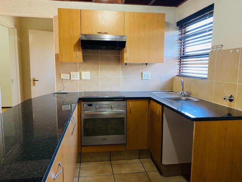 To Let 1 Bedroom Property for Rent in Pineslopes Gauteng