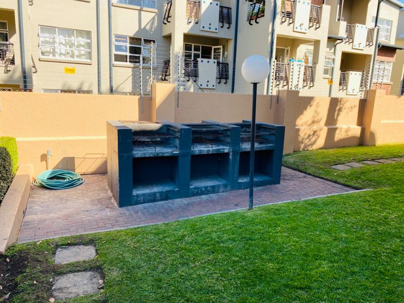To Let 1 Bedroom Property for Rent in Pineslopes Gauteng