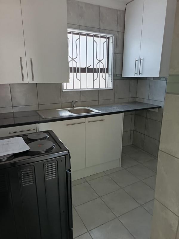 To Let 1 Bedroom Property for Rent in Buccleuch Gauteng