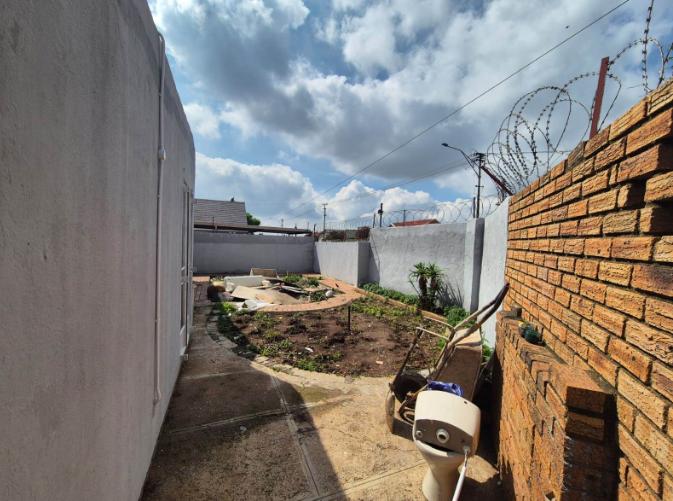 3 Bedroom Property for Sale in Towerby Gauteng