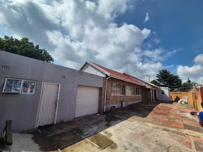 3 Bedroom Property for Sale in Towerby Gauteng