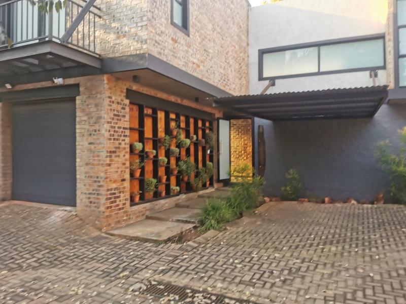 2 Bedroom Property for Sale in Waterkloof A H Gauteng