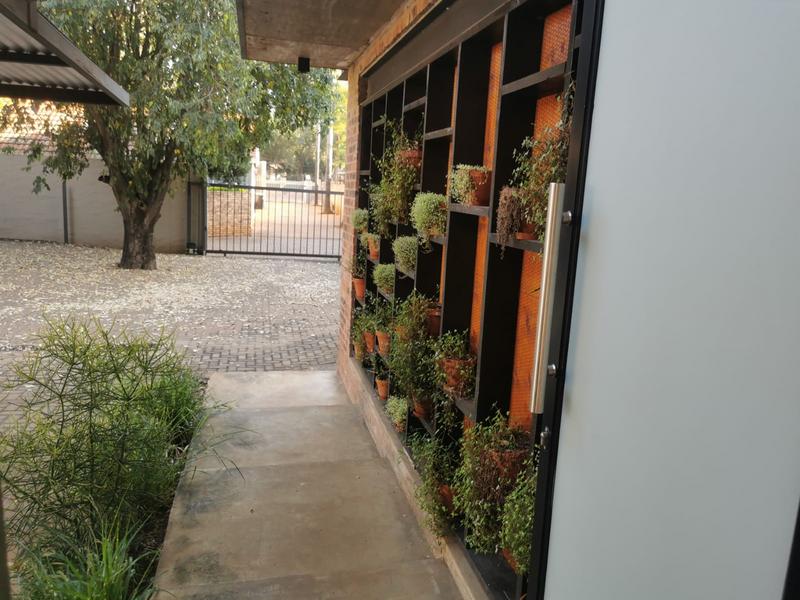 2 Bedroom Property for Sale in Waterkloof A H Gauteng