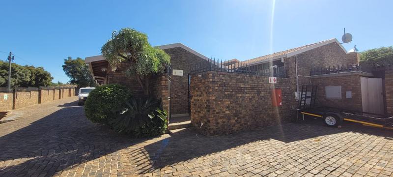 2 Bedroom Property for Sale in South Crest Gauteng