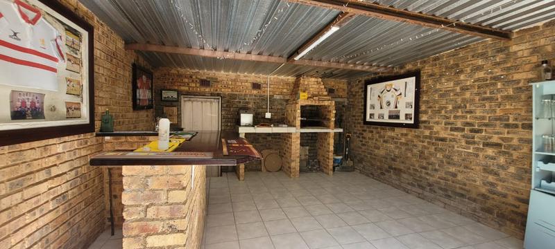 2 Bedroom Property for Sale in South Crest Gauteng