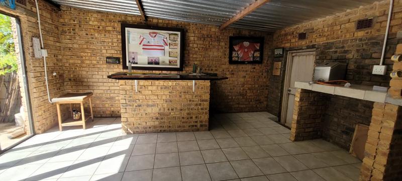 2 Bedroom Property for Sale in South Crest Gauteng