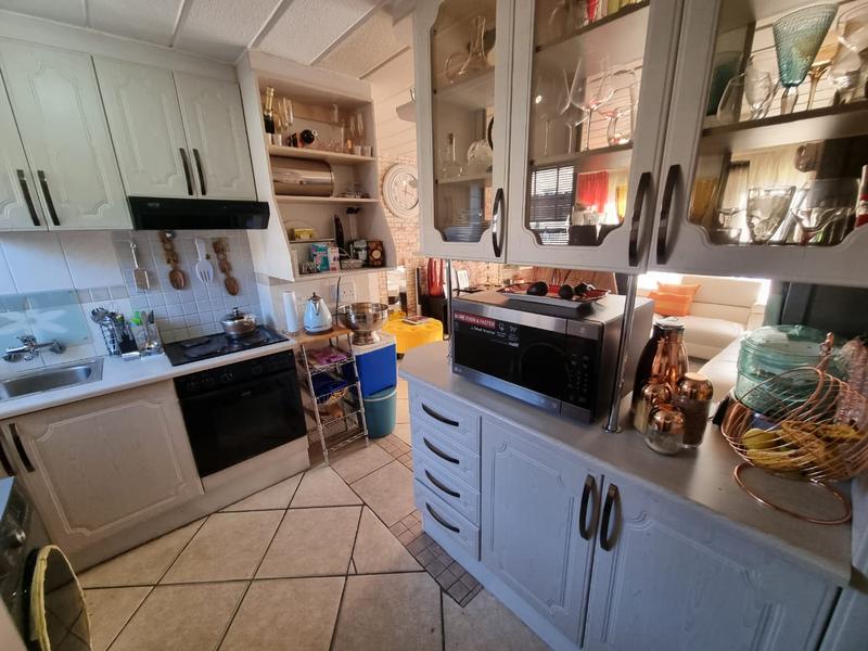 2 Bedroom Property for Sale in Verwoerdpark Gauteng
