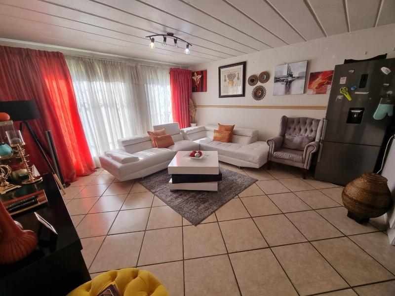 2 Bedroom Property for Sale in Verwoerdpark Gauteng