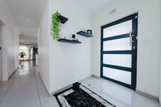 4 Bedroom Property for Sale in Glenvista Gauteng