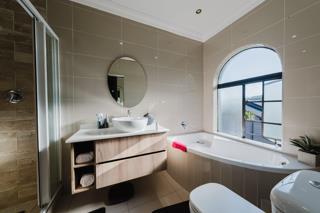 4 Bedroom Property for Sale in Glenvista Gauteng