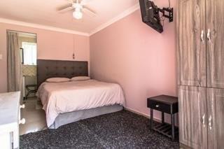 6 Bedroom Property for Sale in Rispark Gauteng