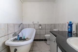 6 Bedroom Property for Sale in Rispark Gauteng