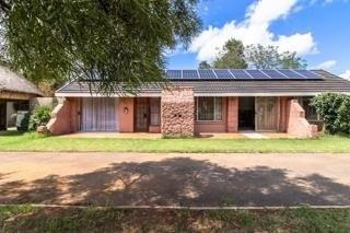 6 Bedroom Property for Sale in Rispark Gauteng