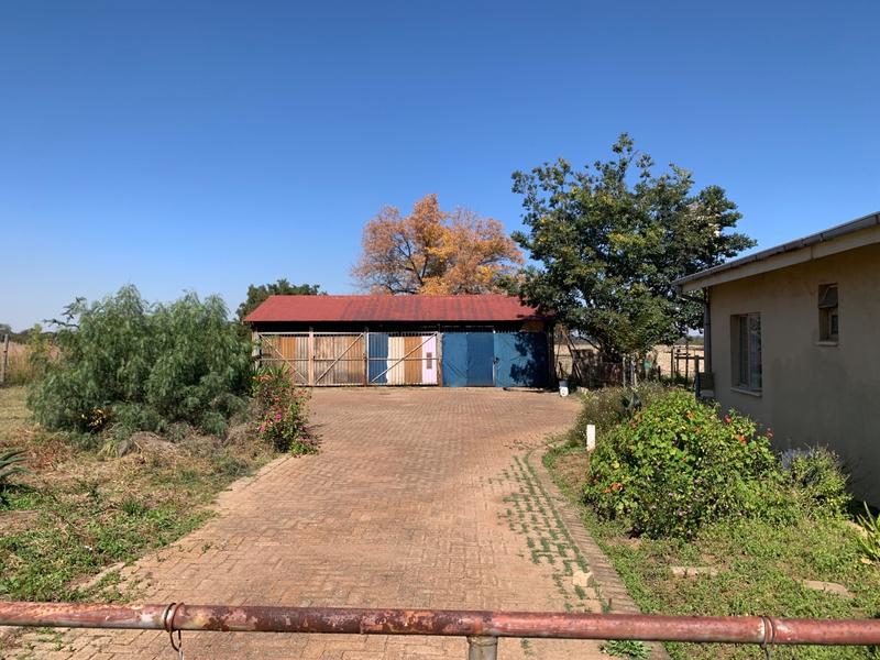 6 Bedroom Property for Sale in Northdene Gauteng