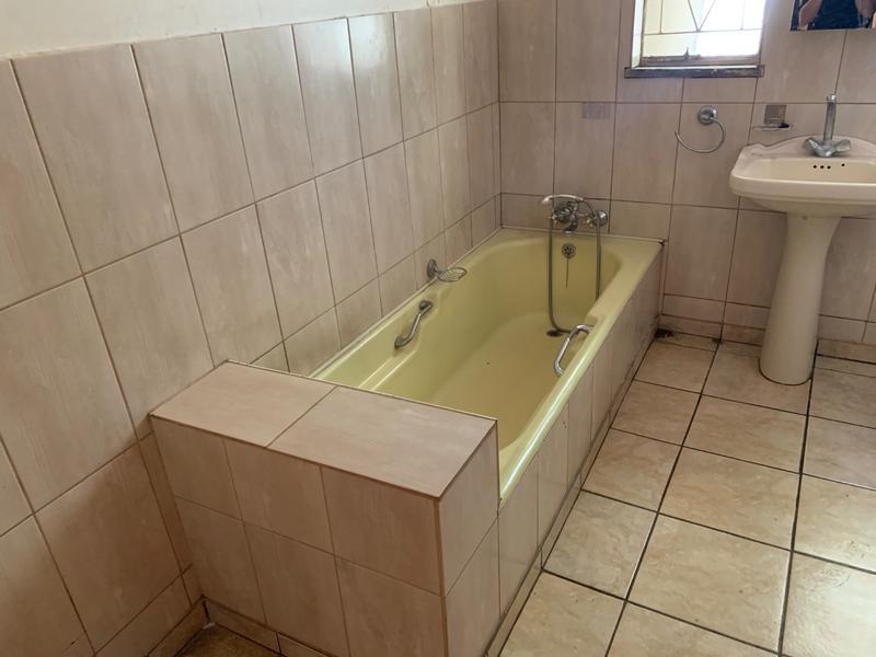 6 Bedroom Property for Sale in Northdene Gauteng
