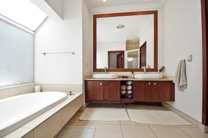 To Let 3 Bedroom Property for Rent in Morningside Gauteng