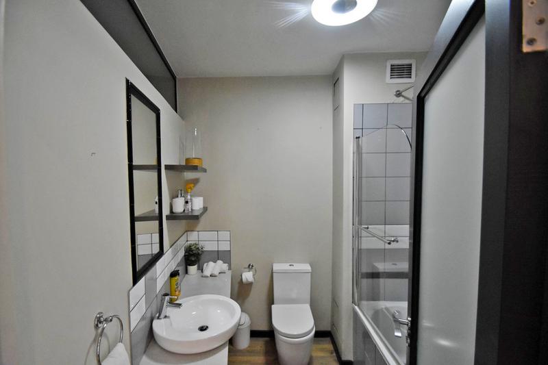 2 Bedroom Property for Sale in Rosebank Gauteng