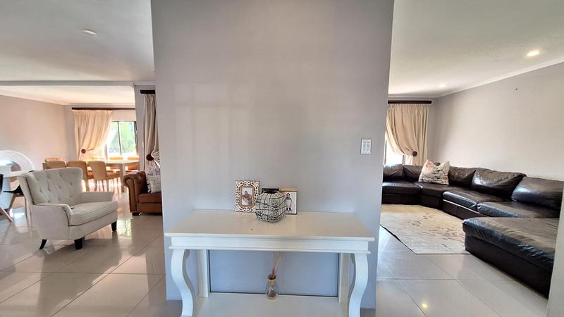 To Let 4 Bedroom Property for Rent in Moreleta Park Gauteng