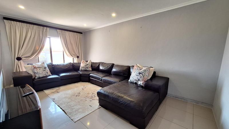 To Let 4 Bedroom Property for Rent in Moreleta Park Gauteng