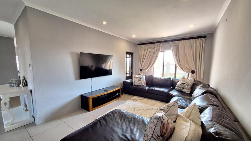 To Let 4 Bedroom Property for Rent in Moreleta Park Gauteng