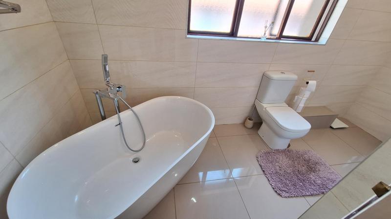 To Let 4 Bedroom Property for Rent in Moreleta Park Gauteng