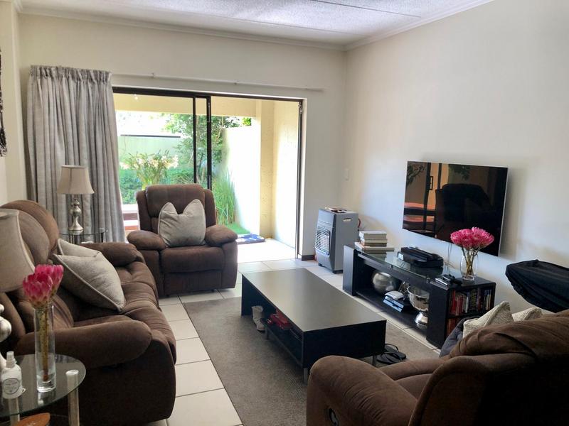 To Let 2 Bedroom Property for Rent in Bryanston Gauteng