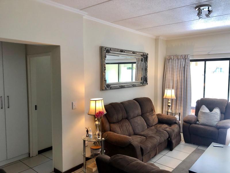 To Let 2 Bedroom Property for Rent in Bryanston Gauteng