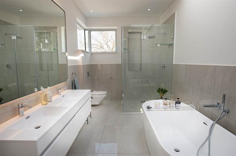To Let 3 Bedroom Property for Rent in Melrose Gauteng