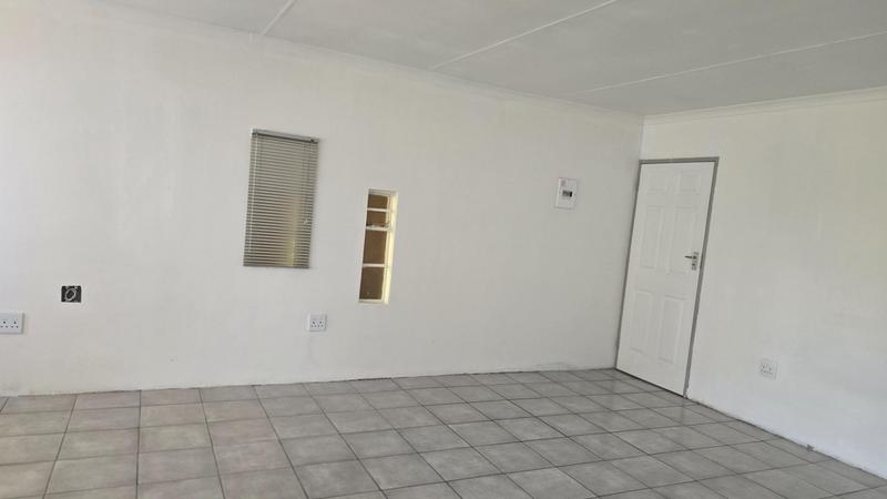 To Let 1 Bedroom Property for Rent in Klippoortjie Gauteng