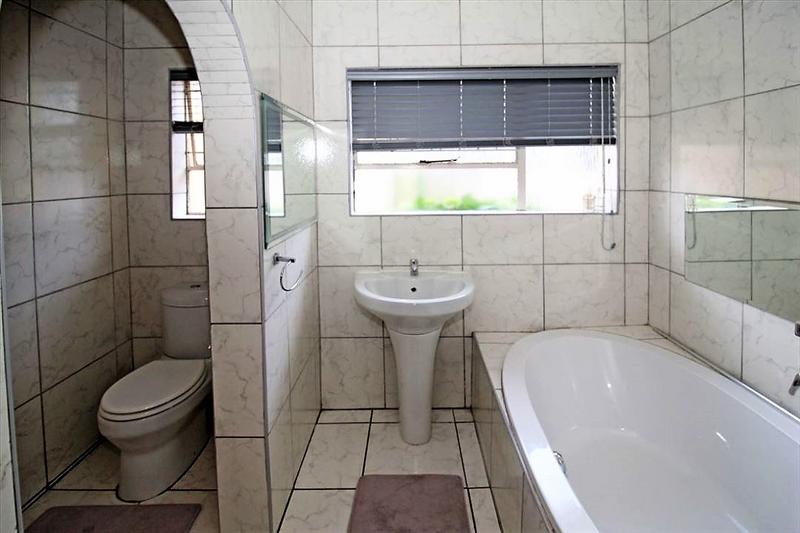3 Bedroom Property for Sale in Freeway Park Gauteng