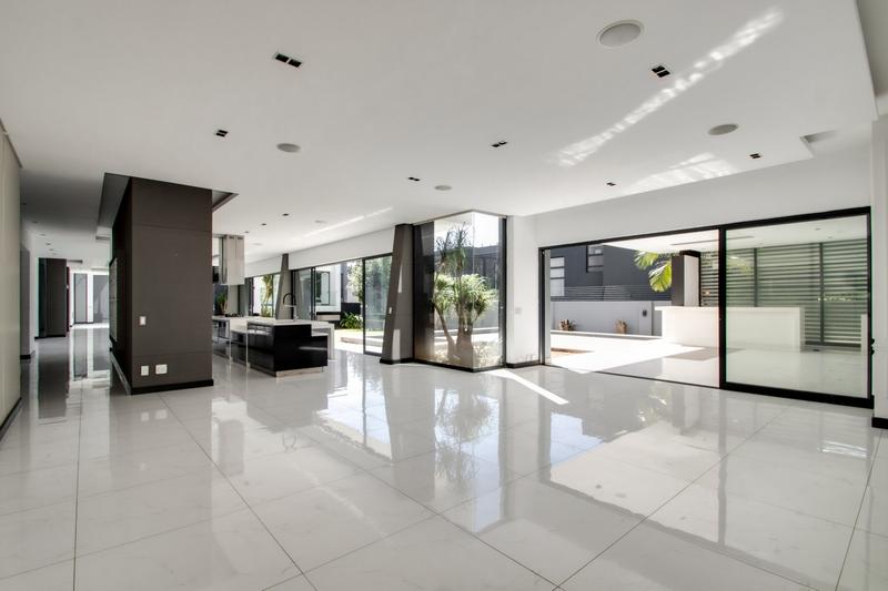 To Let 5 Bedroom Property for Rent in Hyde Park Gauteng