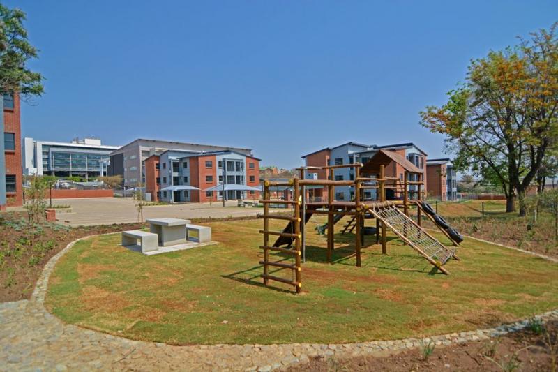2 Bedroom Property for Sale in Grand Central Gauteng