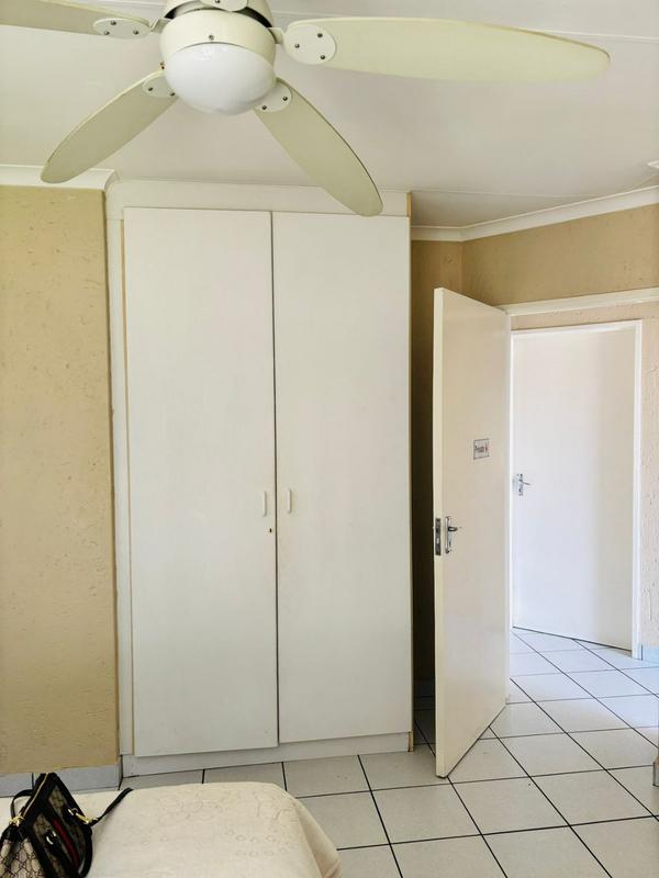 To Let 2 Bedroom Property for Rent in Bromhof Gauteng