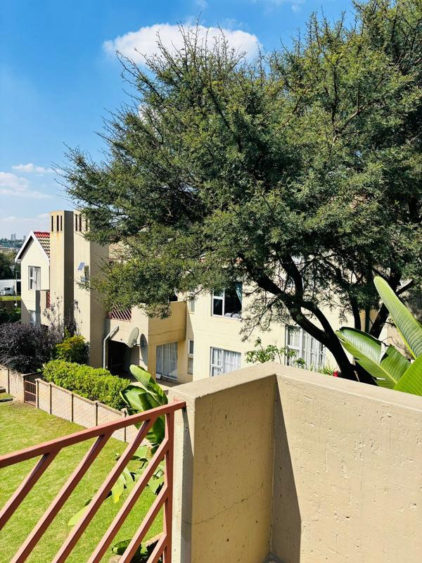 To Let 2 Bedroom Property for Rent in Bromhof Gauteng