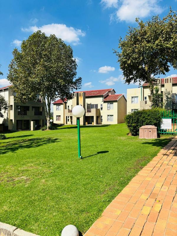 To Let 2 Bedroom Property for Rent in Bromhof Gauteng