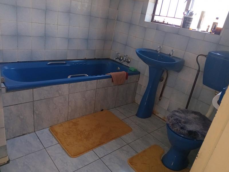 To Let 4 Bedroom Property for Rent in Beverley Hills Gauteng