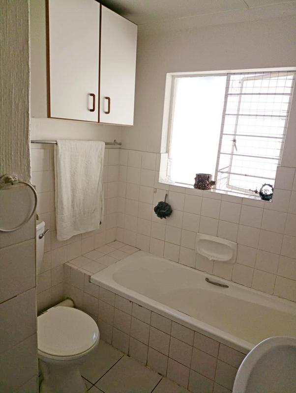 2 Bedroom Property for Sale in Sonneglans Gauteng