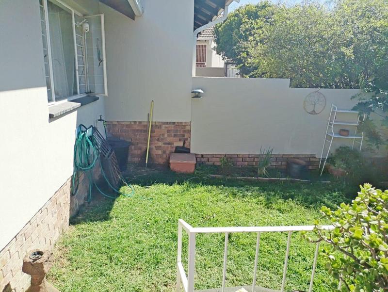 2 Bedroom Property for Sale in Sonneglans Gauteng