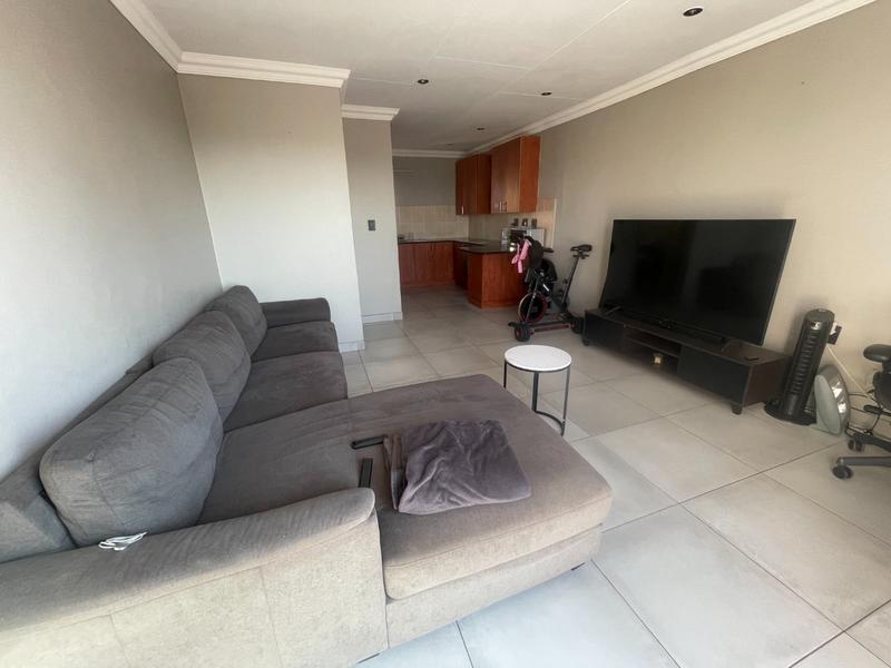 To Let 2 Bedroom Property for Rent in Little Falls Gauteng