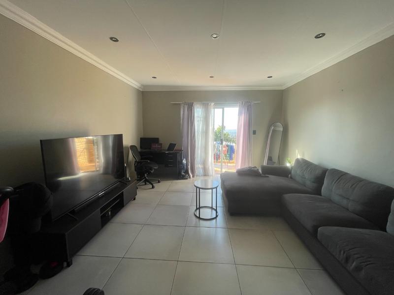 To Let 2 Bedroom Property for Rent in Little Falls Gauteng
